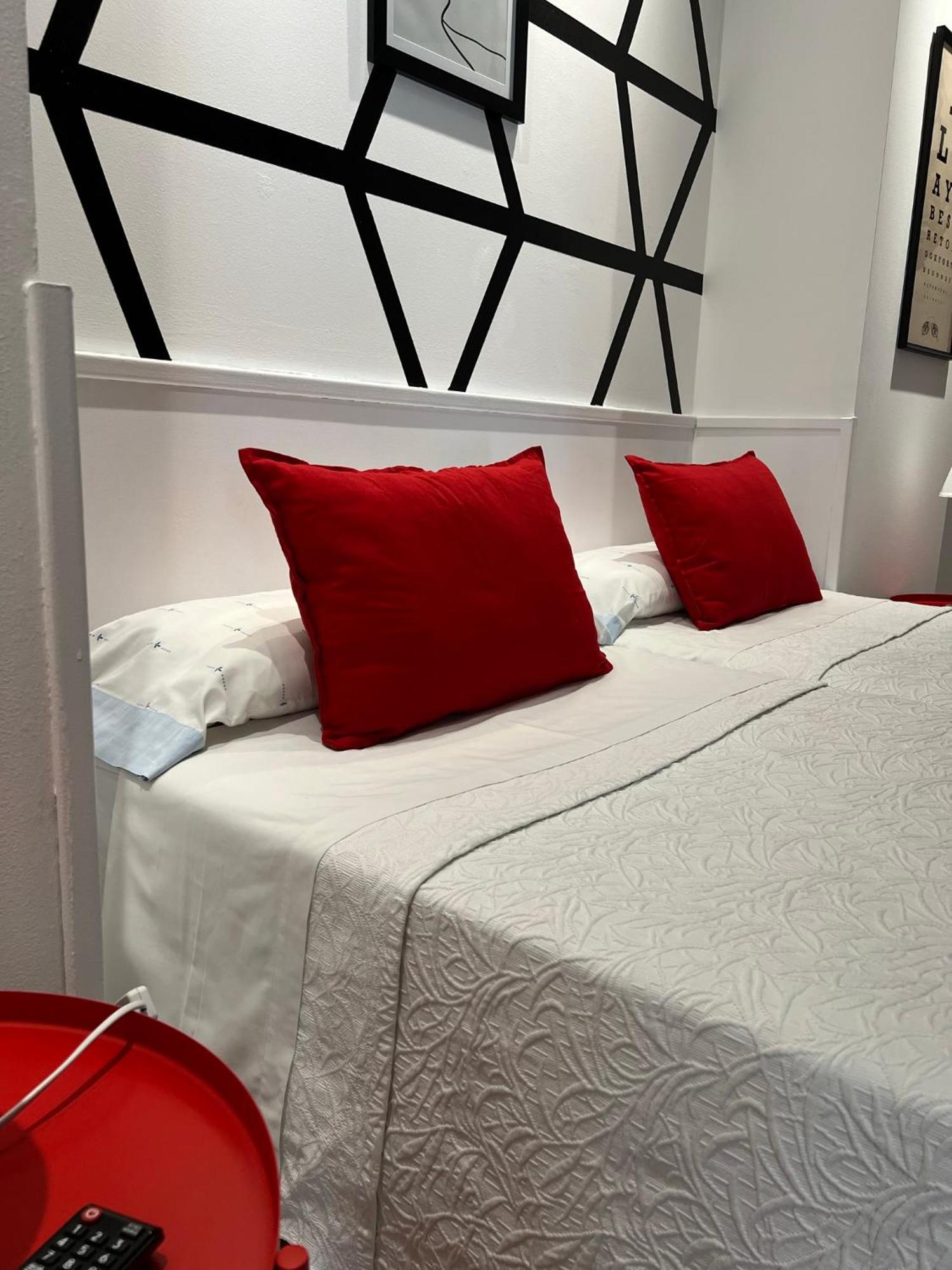 Apartamentos Los Angeles Alcaniz Bagian luar foto