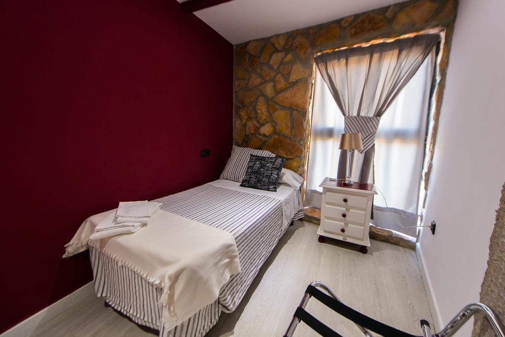 Apartamentos Los Angeles Alcaniz Bagian luar foto