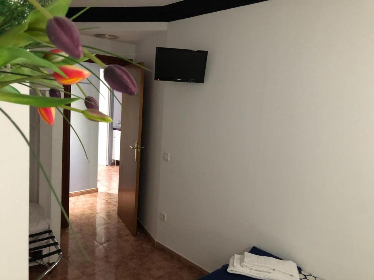 Apartamentos Los Angeles Alcaniz Bagian luar foto