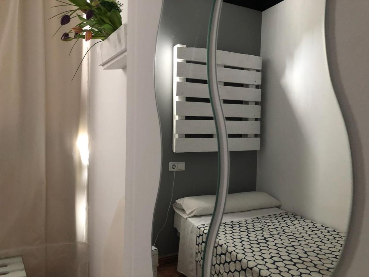 Apartamentos Los Angeles Alcaniz Bagian luar foto
