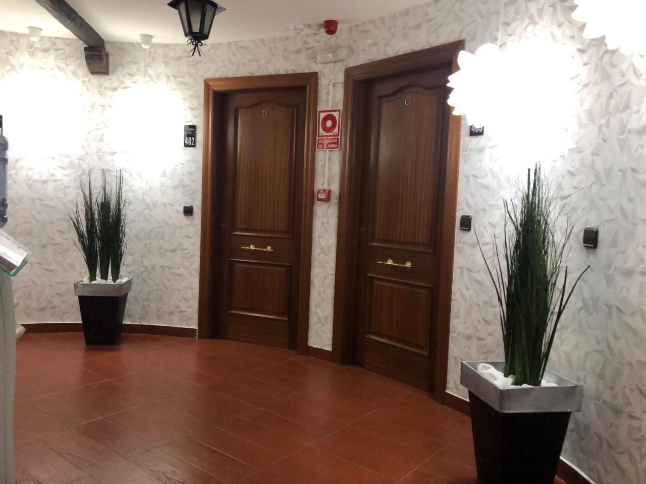 Apartamentos Los Angeles Alcaniz Bagian luar foto