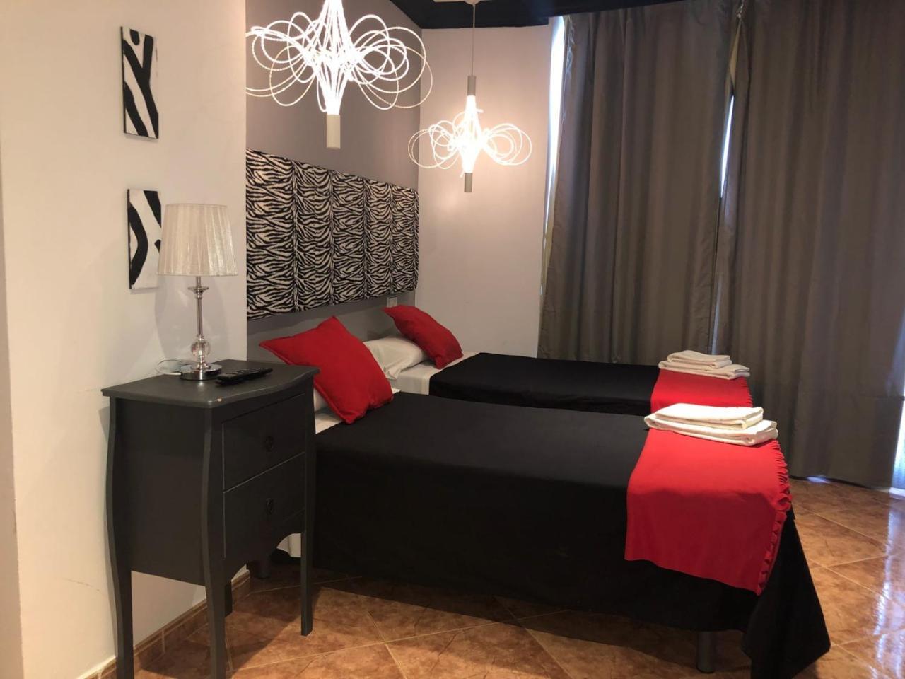 Apartamentos Los Angeles Alcaniz Bagian luar foto