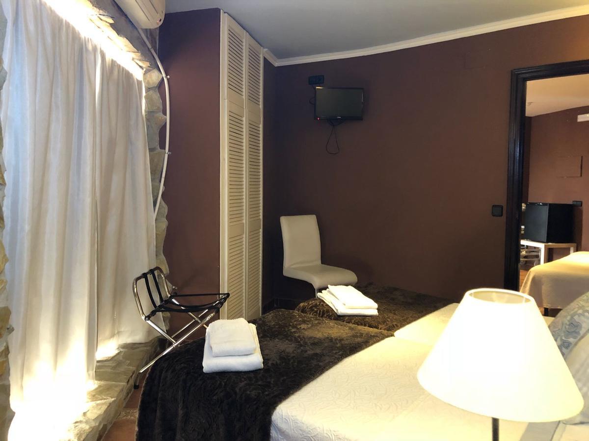 Apartamentos Los Angeles Alcaniz Bagian luar foto
